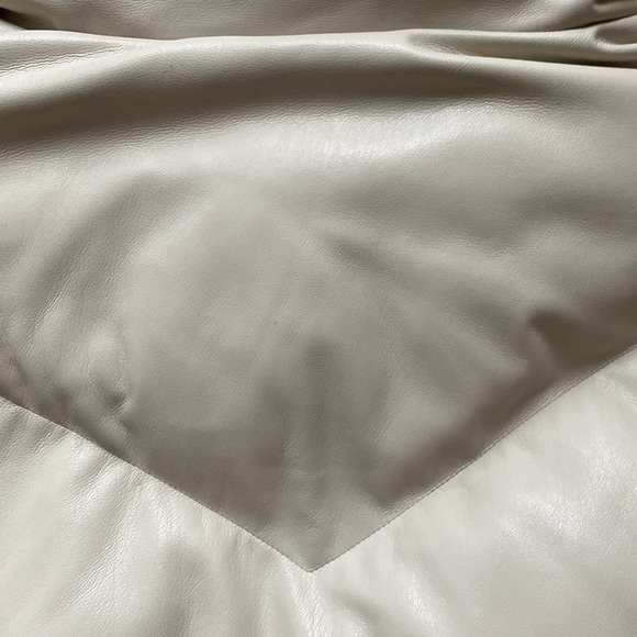 Wilfred The Cloud Puff, Matte Pearl, vegan leather, L - Picture 10 of 13